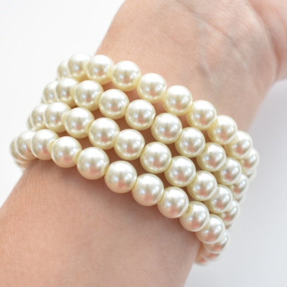 Premier Designs Elaine Pearl Stretch Bracelet - Picture 3 of 6